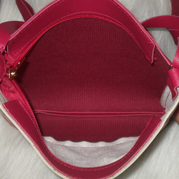NEW Vegan Leather Red Hollow Cut Out Shoulder Bag - Picture 10 of 10